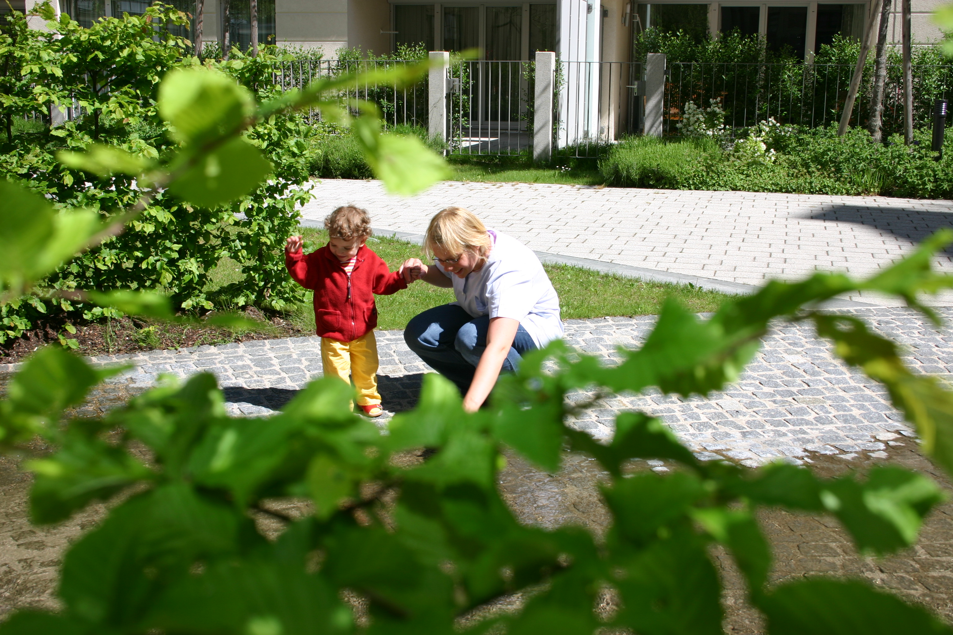 Familienpflegerin mit Kind