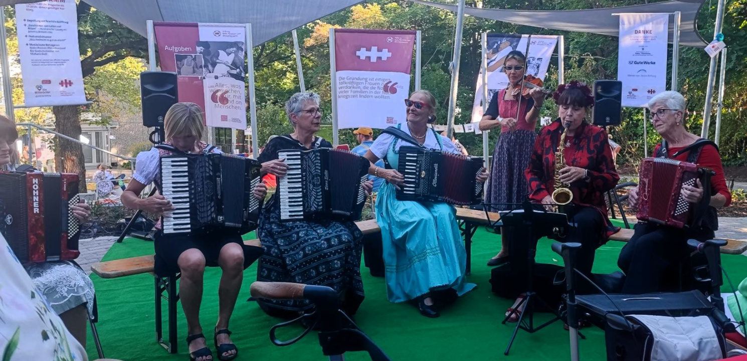 Konzert der Quetschenweiber zur Benefizveranstaltung HerzensSache 2025 und Garteneinweihung  Benefizveranstaltung HerzensSache 2025 mit den Quetschenweibern
